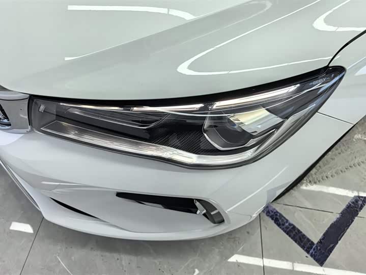 Фото 5 - Geely Emgrand