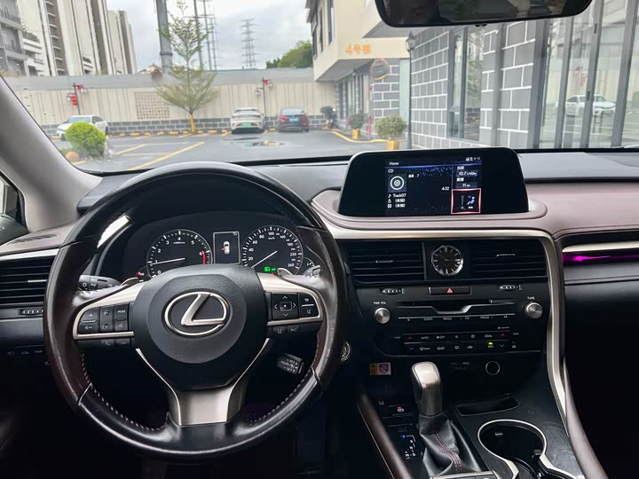 Фото 7 - Lexus RX