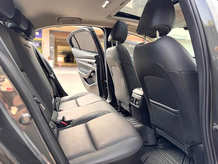 Фото 7 - Mazda 3 (Axela)