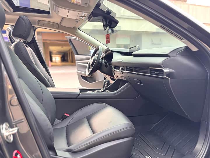 Фото 9 - Mazda 3 (Axela)