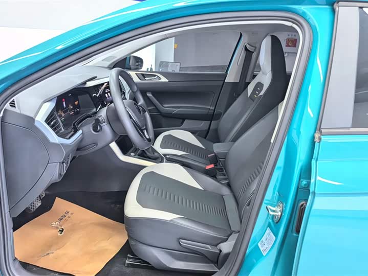 Фото 9 - Volkswagen Polo