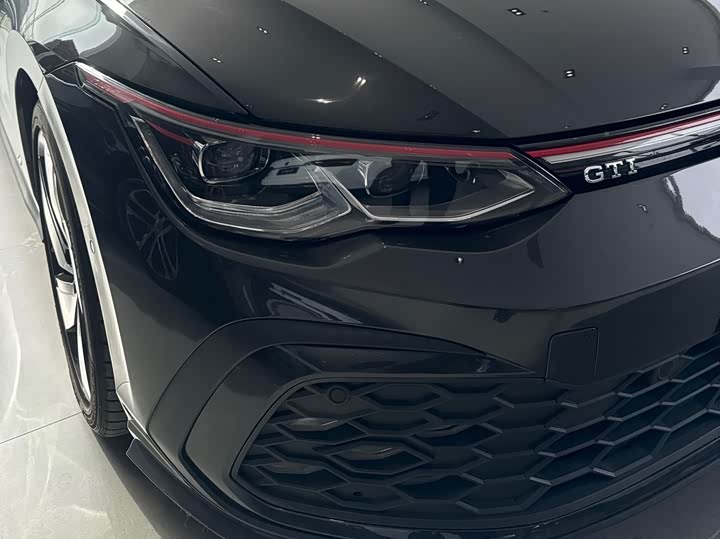 Фото 5 - Volkswagen Golf GTI