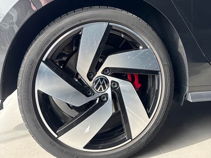 Фото 7 - Volkswagen Golf GTI