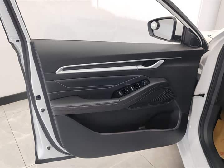 Фото 7 - Geely Emgrand