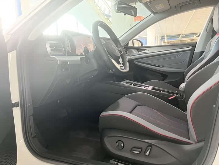 Фото 4 - Volkswagen Lamando L