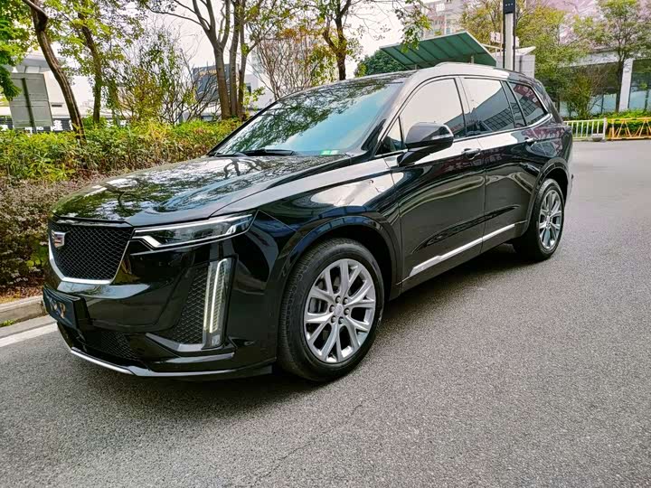 Фото 1 - Cadillac XT6