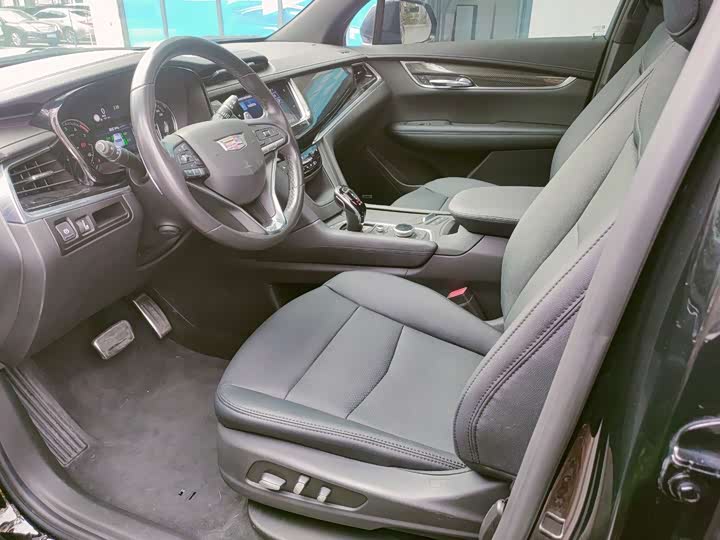 Фото 7 - Cadillac XT6