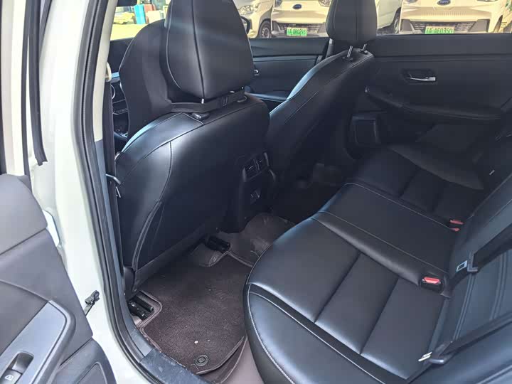 Фото 7 - Nissan Sylphy