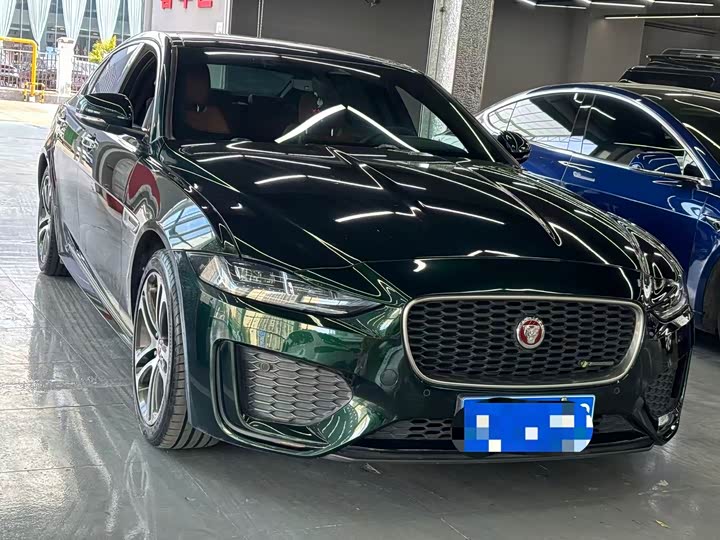 Фото 3 - Jaguar XE L