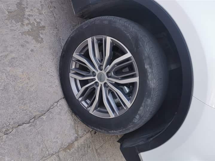 Фото 6 - Geely Atlas