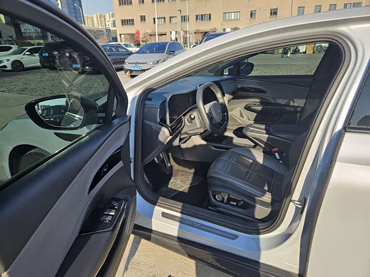 Фото 8 - Hongqi EH7