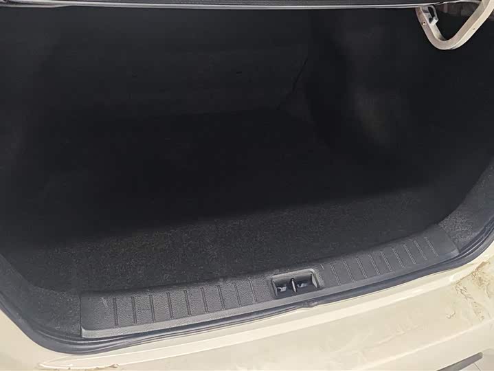 Фото 4 - Nissan Sylphy