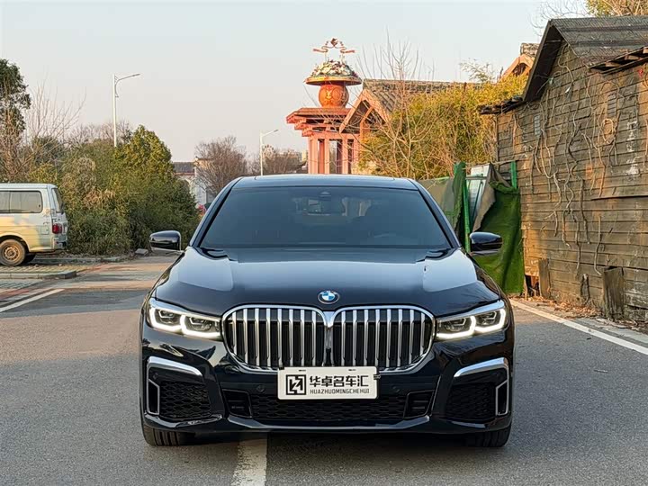Фото 2 - BMW 7 Series