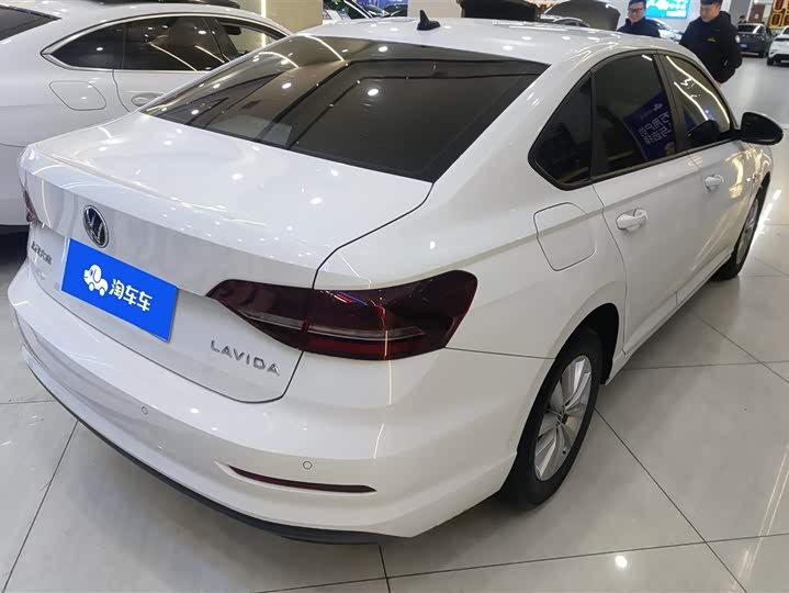 Фото 3 - Volkswagen Lavida