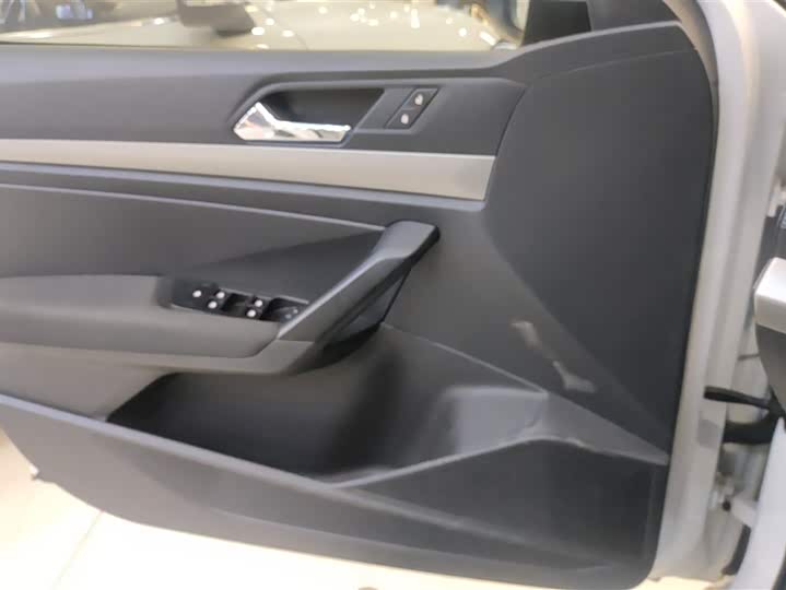 Фото 7 - Volkswagen Lavida