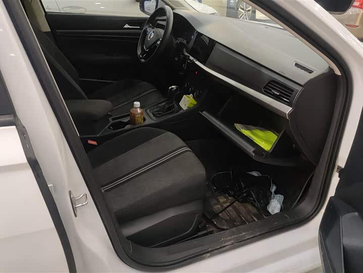 Фото 8 - Volkswagen Lavida