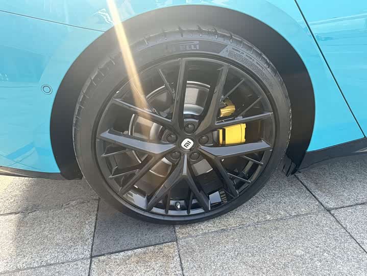 Фото 7 - Xiaomi SU7