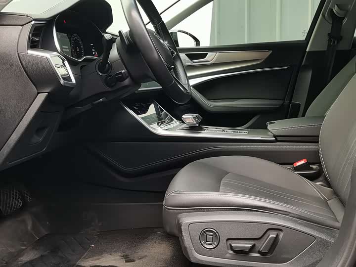 Фото 4 - Audi A6