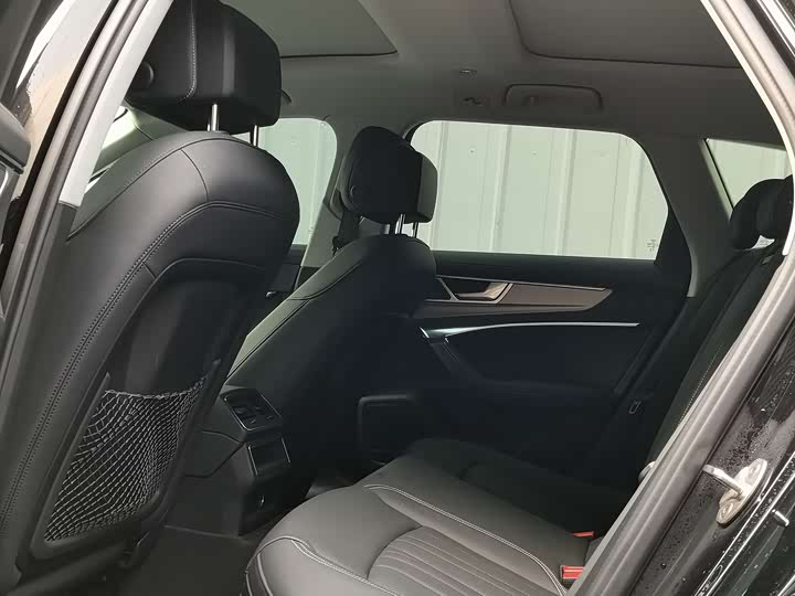 Фото 5 - Audi A6