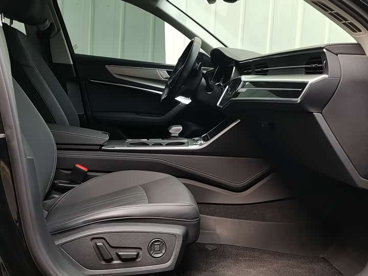 Фото 7 - Audi A6