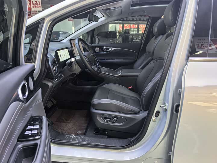 Фото 4 - GAC Aion V