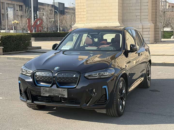 Фото 1 - BMW iX3