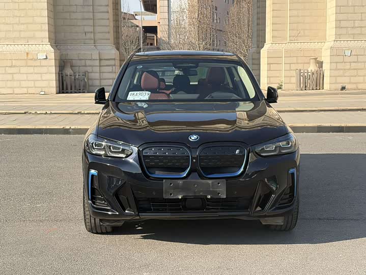 Фото 2 - BMW iX3