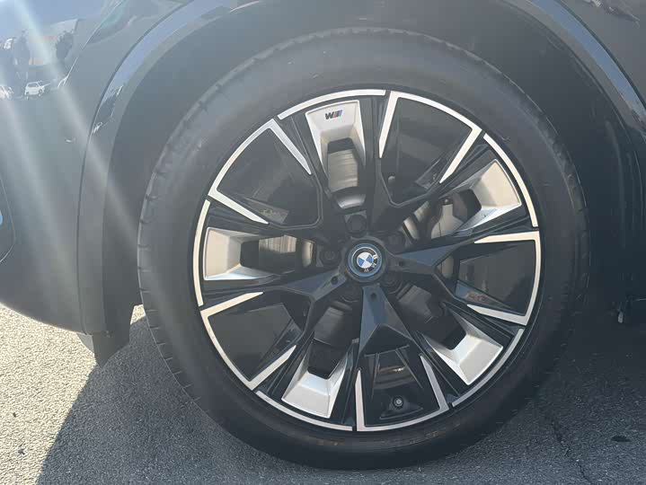 Фото 4 - BMW iX3