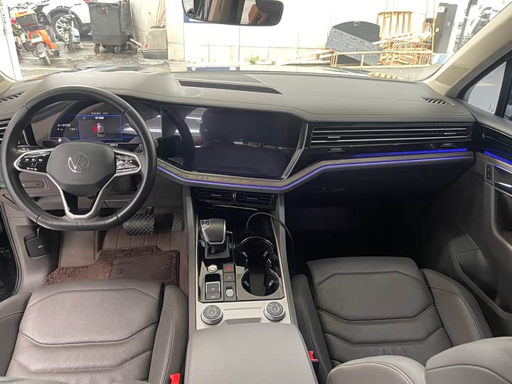 Фото 5 - Volkswagen Touareg