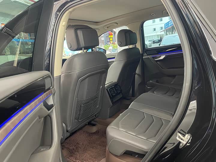 Фото 6 - Volkswagen Touareg