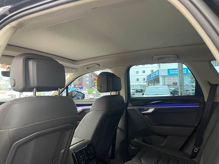 Фото 8 - Volkswagen Touareg