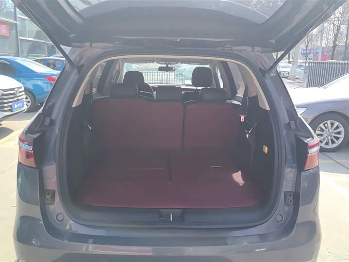 Фото 4 - BYD Song Max