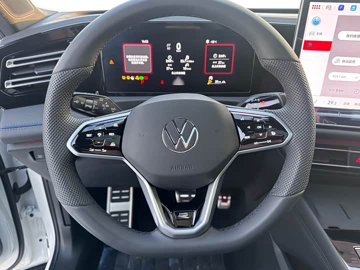 Фото 9 - Volkswagen Tiguan L Pro