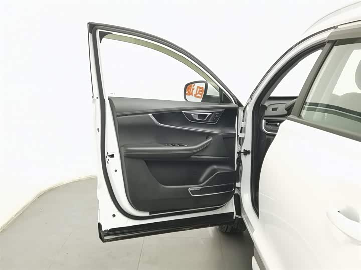 Фото 8 - Chery Tiggo 8