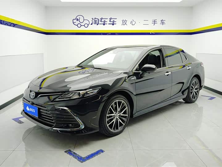 Фото 1 - Toyota Camry