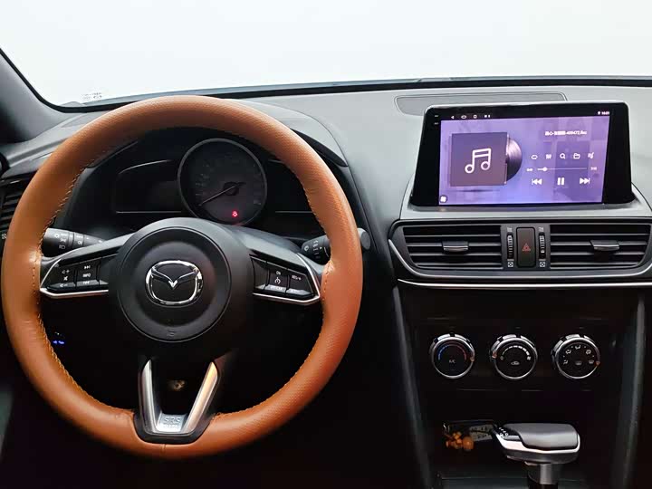 Фото 7 - Mazda CX-4