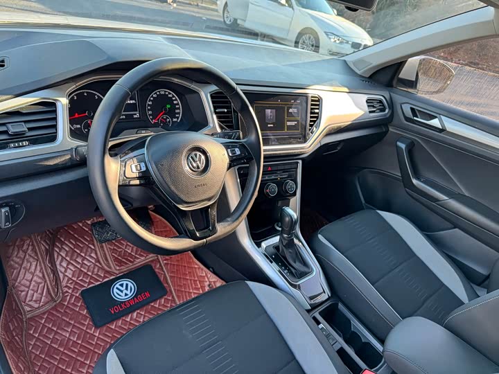 Фото 6 - Volkswagen T-Roc