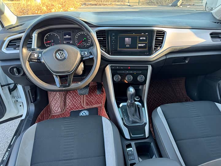 Фото 8 - Volkswagen T-Roc