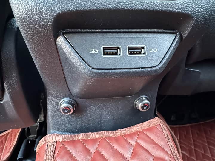 Фото 9 - Volkswagen T-Roc