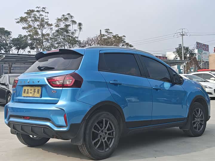 Фото 9 - Geely Vision X3