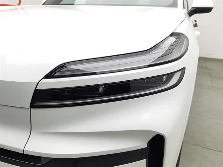 Фото 7 - Nio Onvo L90