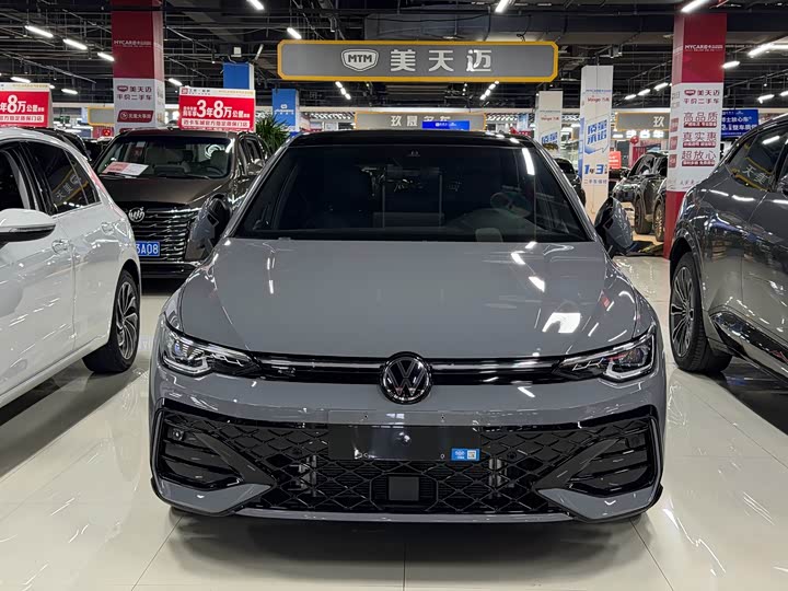 Фото 2 - Volkswagen Golf