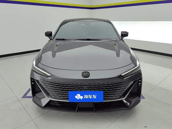 Фото 2 - Changan UNI-V