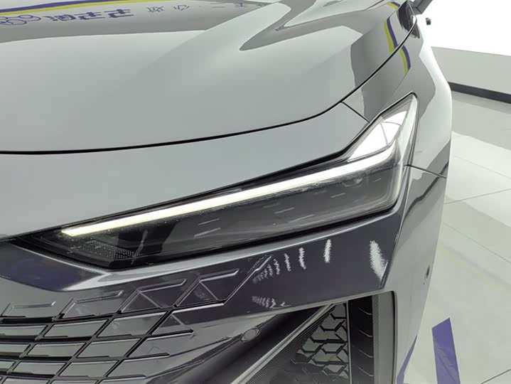 Фото 5 - Changan UNI-V