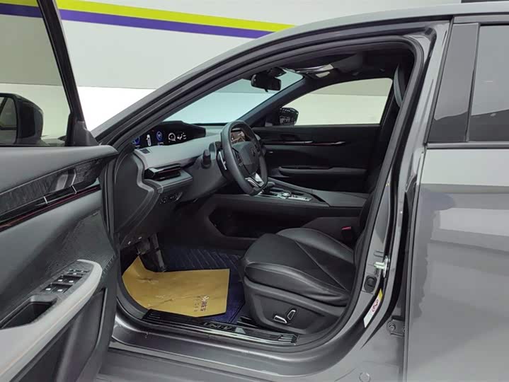 Фото 9 - Changan UNI-V