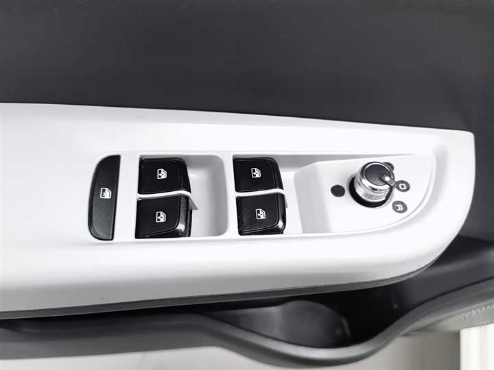 Фото 9 - Dongfeng Aeolus E70