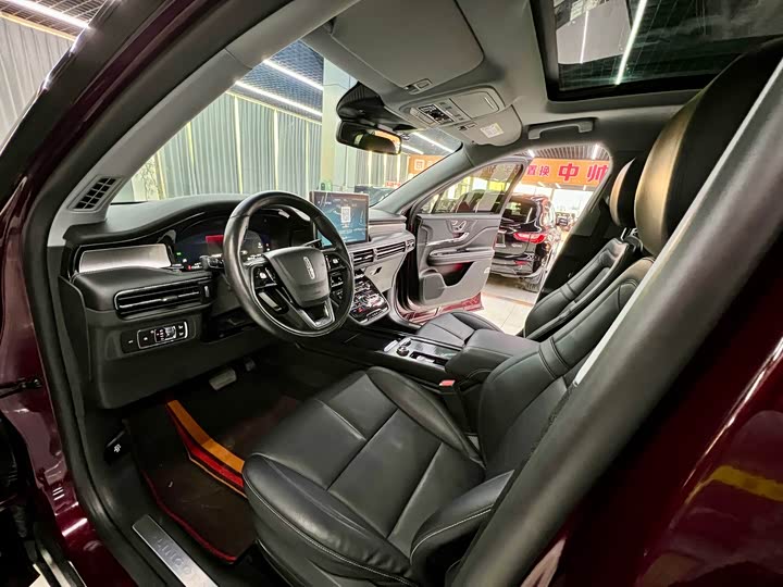 Фото 9 - Lincoln Corsair