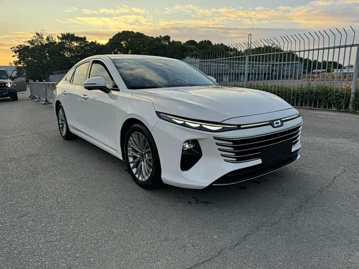 Фото 3 - Bestune B70