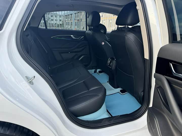 Фото 7 - Bestune B70