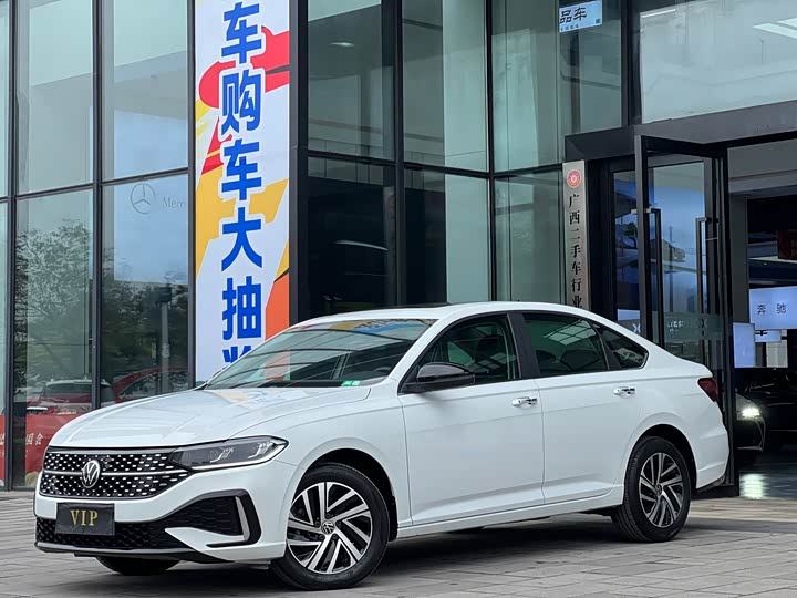 Фото 1 - Volkswagen Lavida